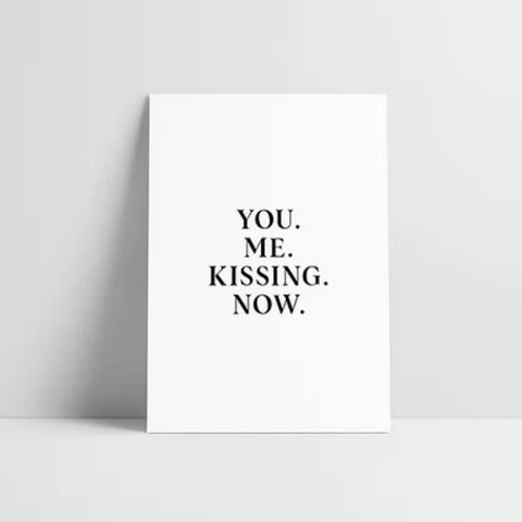 LOVE IS THE NEW BLACK Postkarte "YOU. ME. KISSING. NOW."